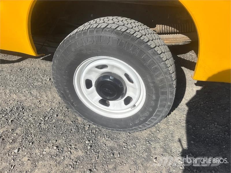 Ford F-350 XL 4x4 Pickup Drugi