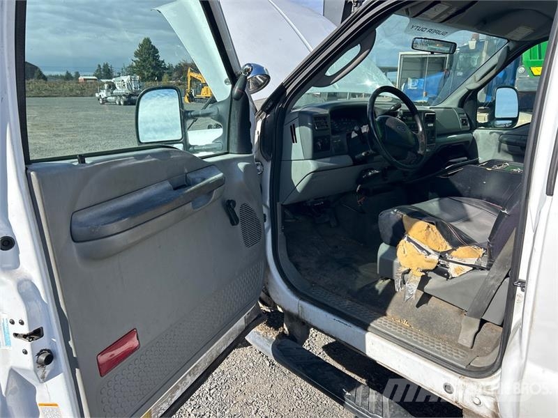 Ford F-350 XL 4x4 Utility Truck Vieglais kravas automobilis/izkraušana no sāniem