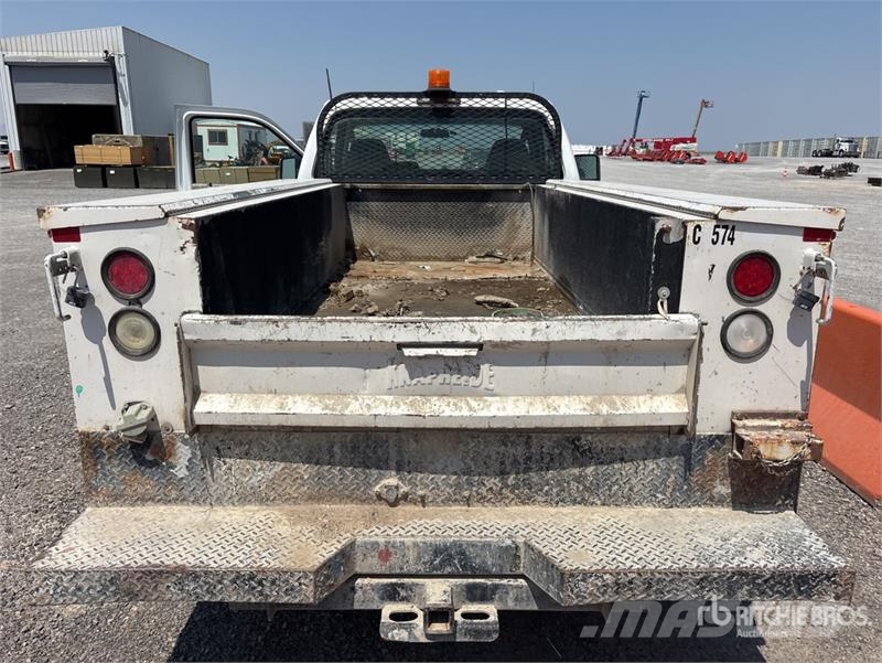 Ford F-350 XL 4x4 Utility Truck Lava-autot