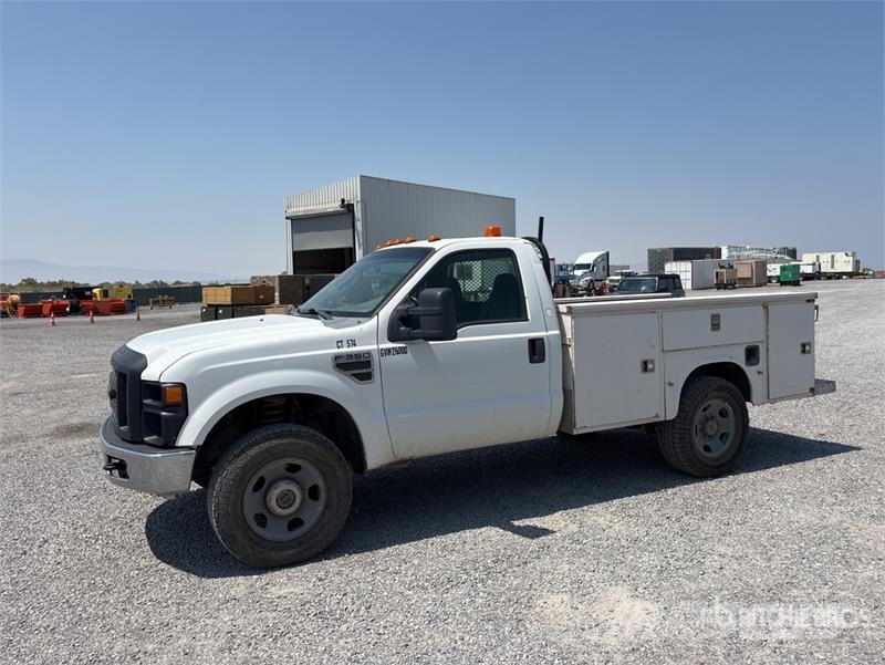 Ford F-350 XL 4x4 Utility Truck Lava-autot