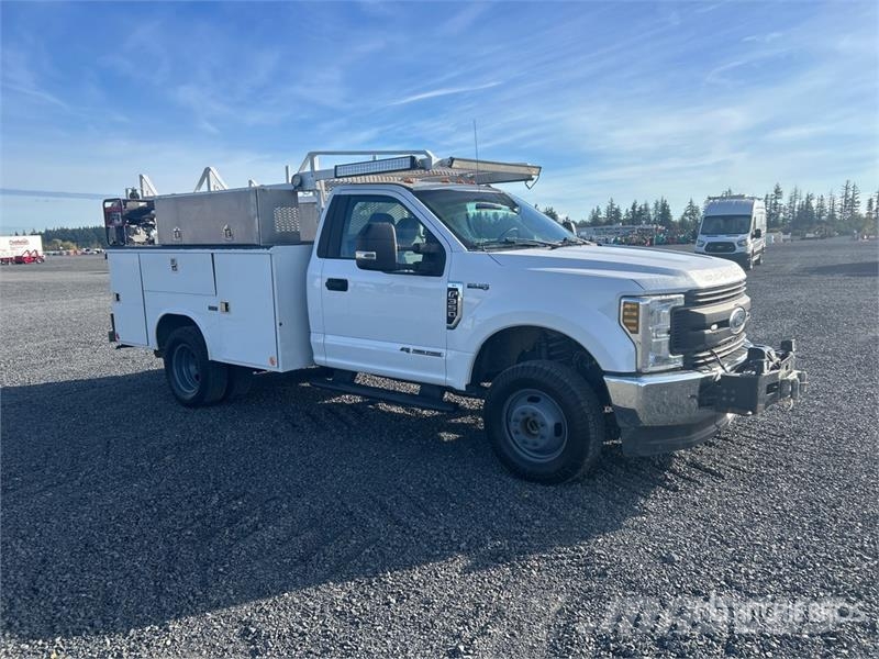 Ford F-350 XL 4x4 Utility Truck Pick up/Dropside