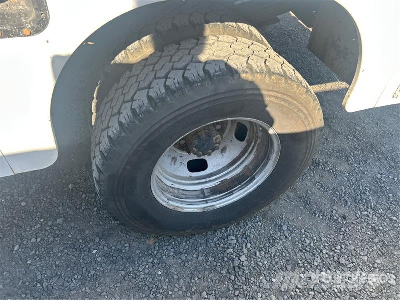 Ford F-350 XL 4x4 Utility Truck 皮卡.傳統半斗卡車/側卸板