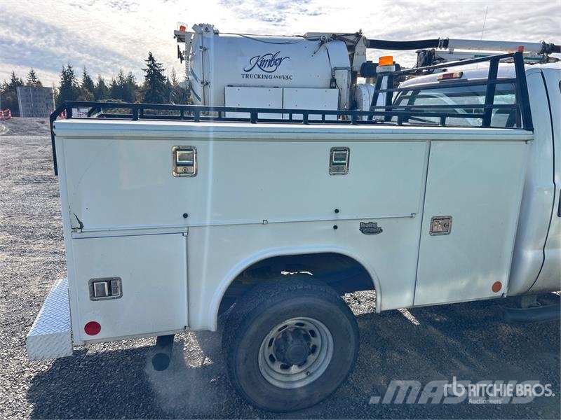 Ford F-350 XL 4x4 Utility Truck Vieglais kravas automobilis/izkraušana no sāniem