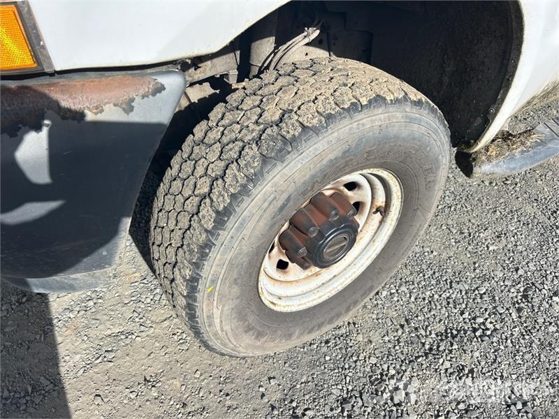 Ford F-350 XL 4x4 Utility Truck Vieglais kravas automobilis/izkraušana no sāniem