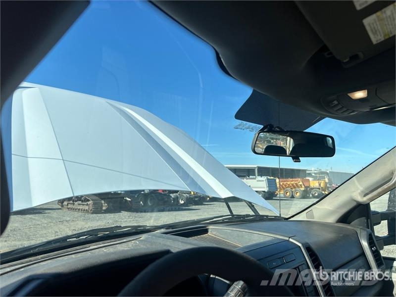 Ford F-350 XL 4x4 Utility Truck 皮卡.傳統半斗卡車/側卸板