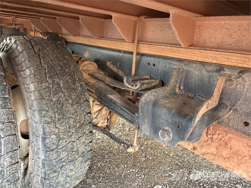 Ford F-350 XL 4x4 Van / Box Van Truck Van Body Trucks