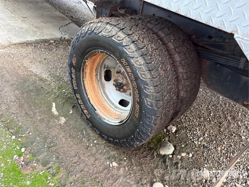 Ford F-350 XL 4x4 Van / Box Van Truck Van Body Trucks