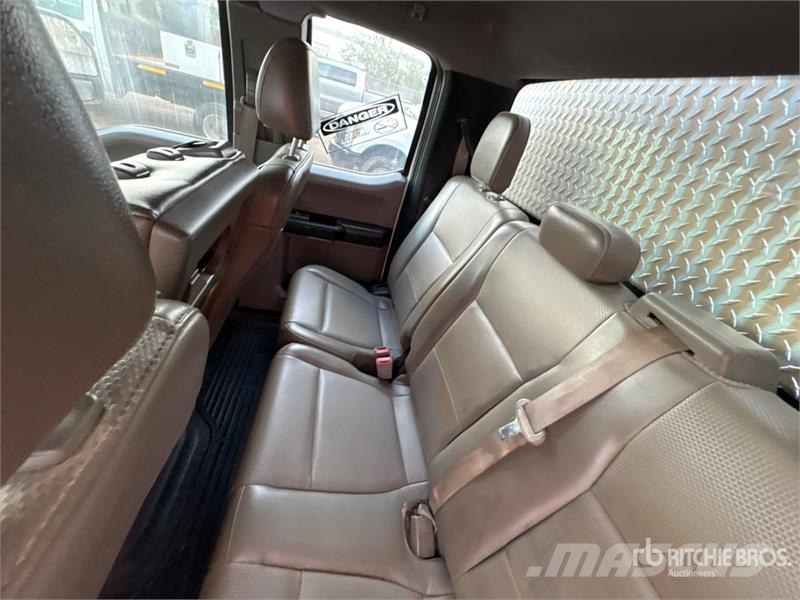 Ford F-350 XL 4x4 Van / Box Van Truck Van Body Trucks