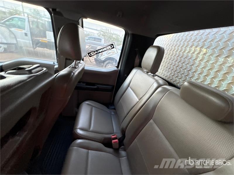 Ford F-350 XL 4x4 Van / Box Van Truck Van Body Trucks
