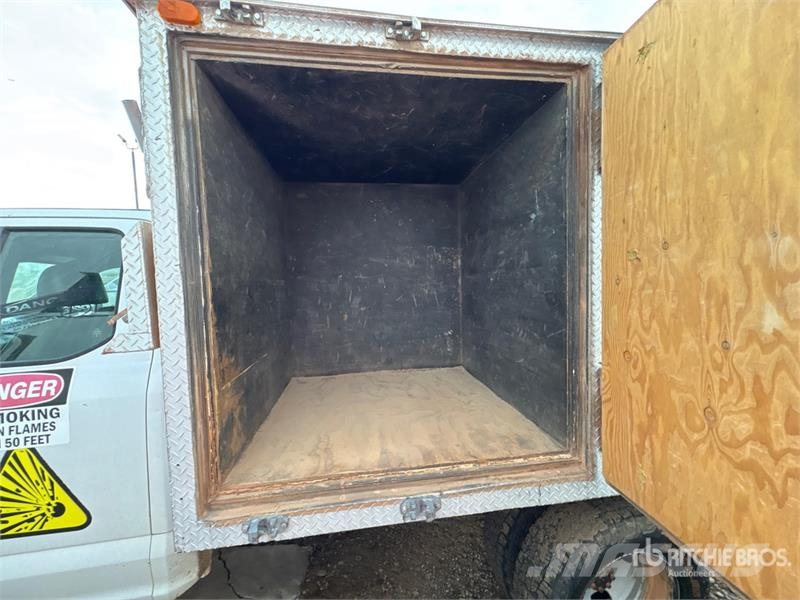 Ford F-350 XL 4x4 Van / Box Van Truck Van Body Trucks