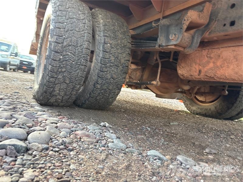 Ford F-350 XL 4x4 Van / Box Van Truck Van Body Trucks