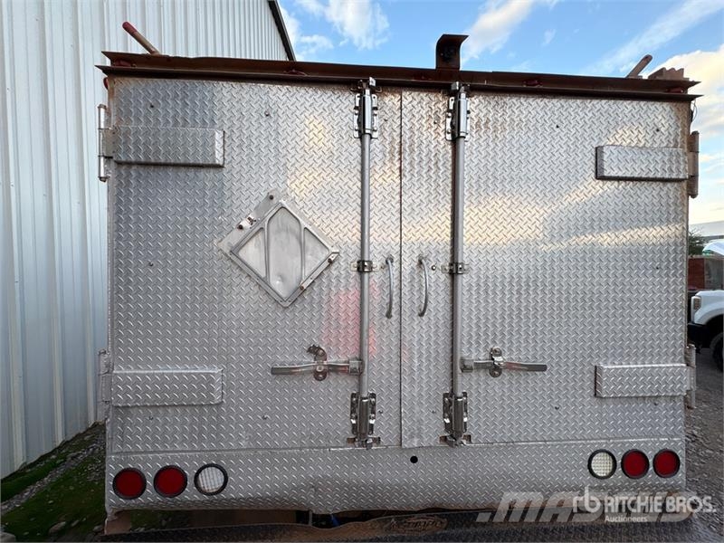 Ford F-350 XL 4x4 Van / Box Van Truck Van Body Trucks