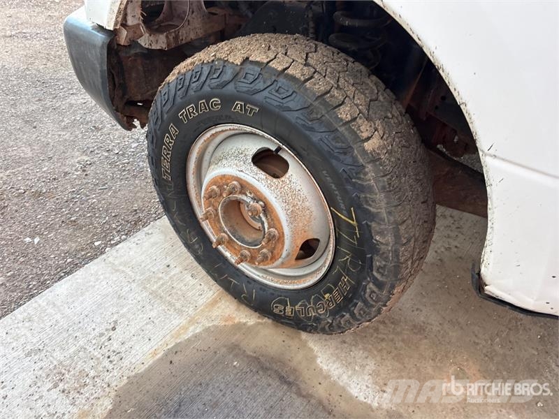 Ford F-350 XL 4x4 Van / Box Van Truck Van Body Trucks