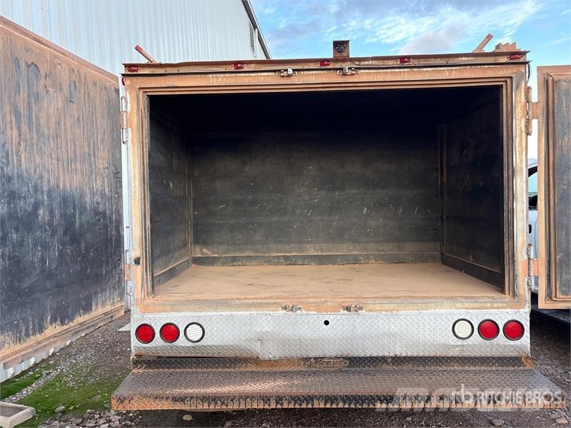 Ford F-350 XL 4x4 Van / Box Van Truck Van Body Trucks