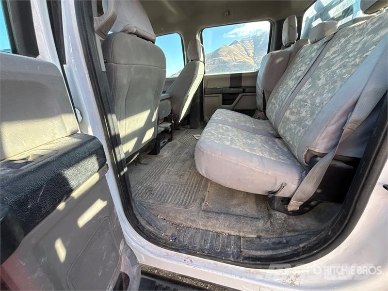 Ford F-350 XLT 4x4 Crew Cab Utility Truck Bestelwagens met open laadbak
