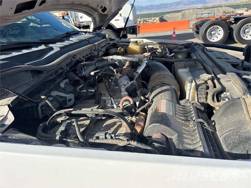 Ford F-350 XLT 4x4 Crew Cab Pickup Other