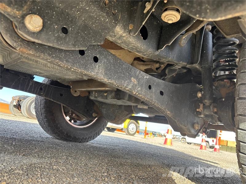 Ford F-350 XLT 4x4 Crew Cab Pickup Other