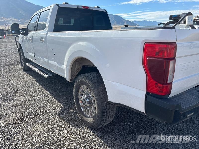 Ford F-350 XLT 4x4 Crew Cab Pickup Other