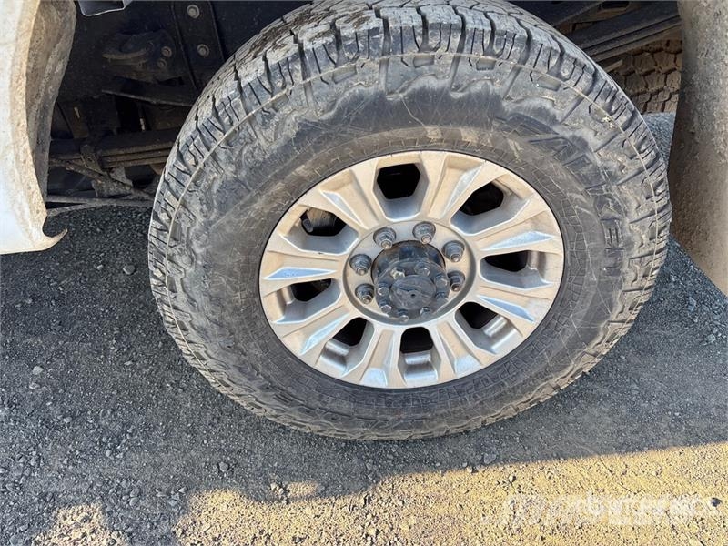 Ford F-350 XLT 4x4 Crew Cab Pickup Прочие фургоны