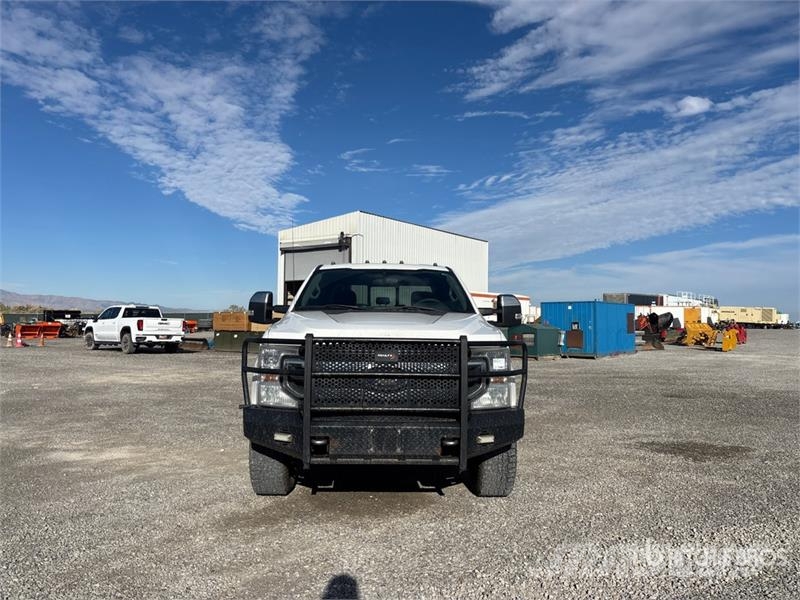 Ford F-350 XLT 4x4 Crew Cab Pickup Other
