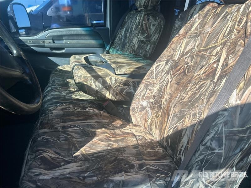Ford F-350 XLT 4x4 Extended Cab Pickup Egyéb