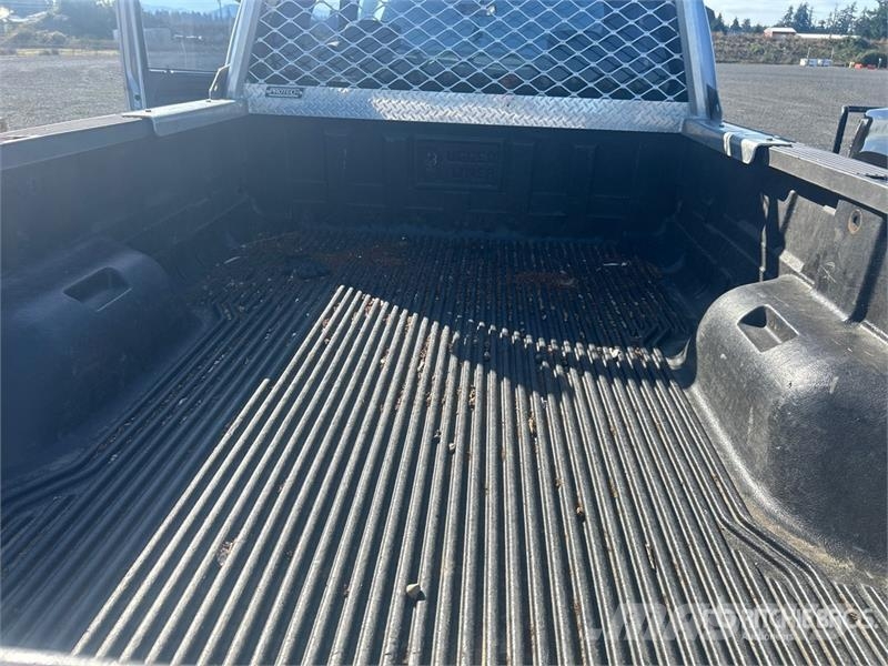 Ford F-350 XLT 4x4 Extended Cab Pickup Egyéb