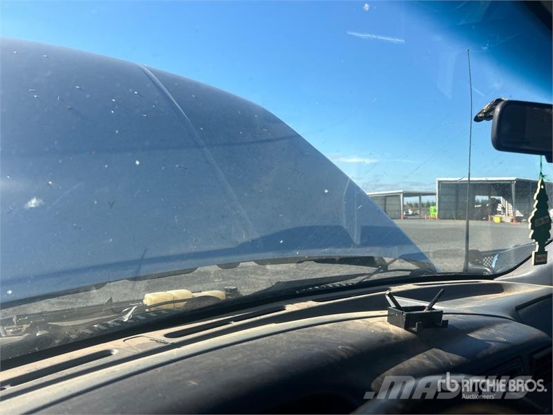 Ford F-350 XLT 4x4 Extended Cab Pickup Egyéb