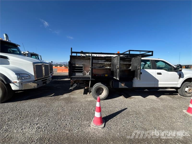 Ford F-350 XLT XL 4x4 Crew Cab Service Truck Komunalna vozila