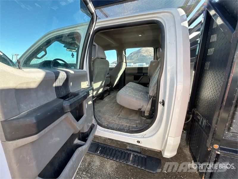 Ford F-350 XLT XL 4x4 Crew Cab Service Truck Komunalna vozila