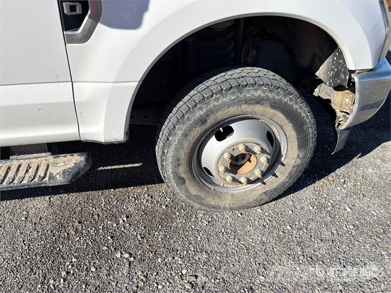 Ford F-350 XLT XL 4x4 Crew Cab Service Truck Komunalna vozila