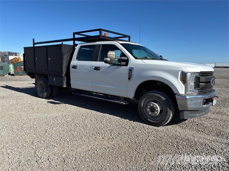 Ford F-350 XLT XL 4x4 Crew Cab Service Truck Komunalna vozila