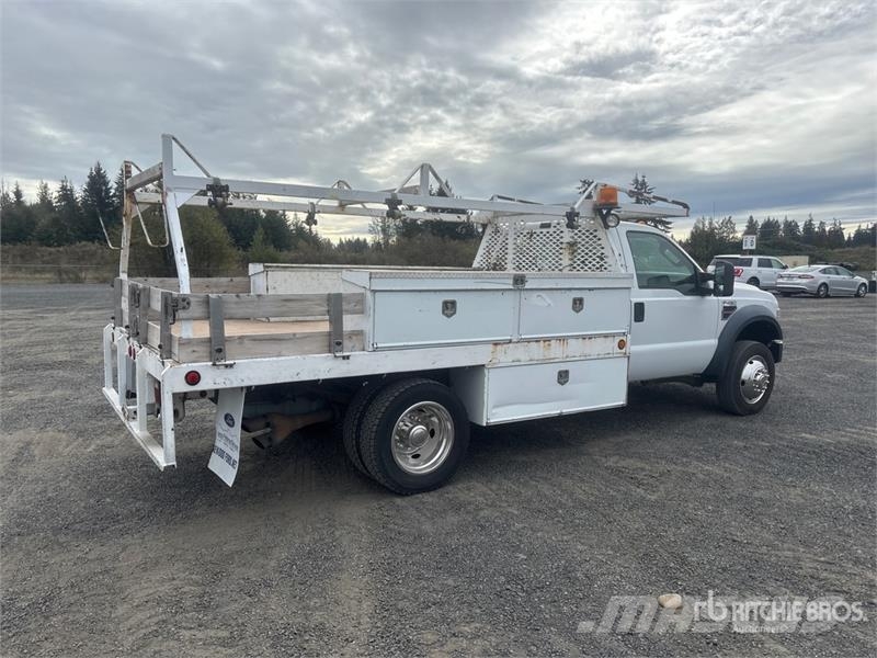 Ford F-450 Tovornjaki s kesonom/platojem