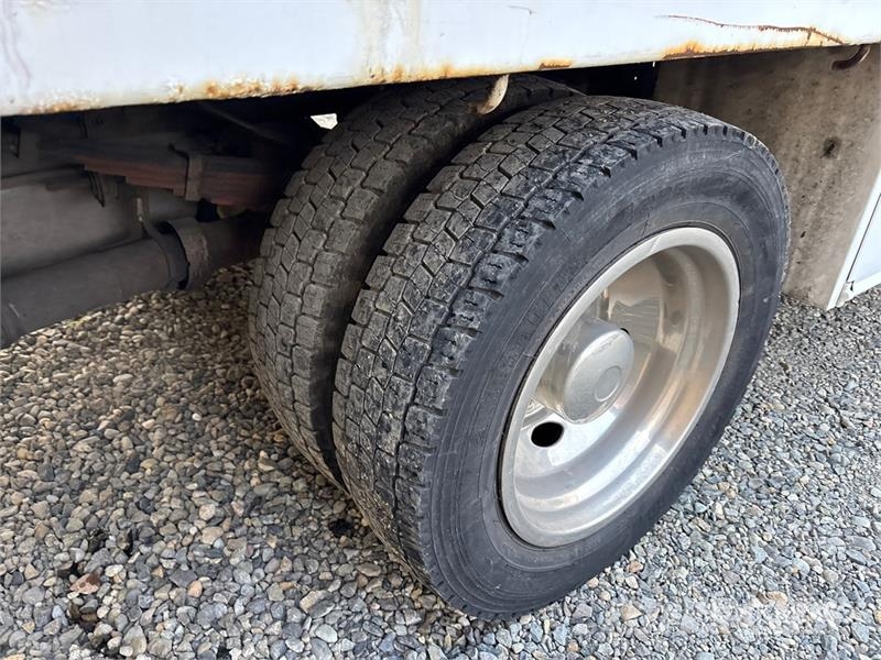Ford F-450 Platformas/izkraušana no sāniem