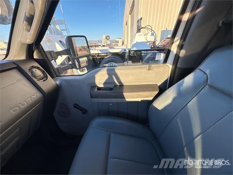 Ford F-450 Platformas/izkraušana no sāniem