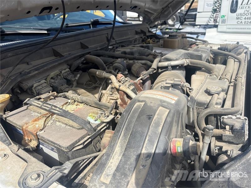 Ford F-450 شاحنات مسطحة/مفصلية الجوانب