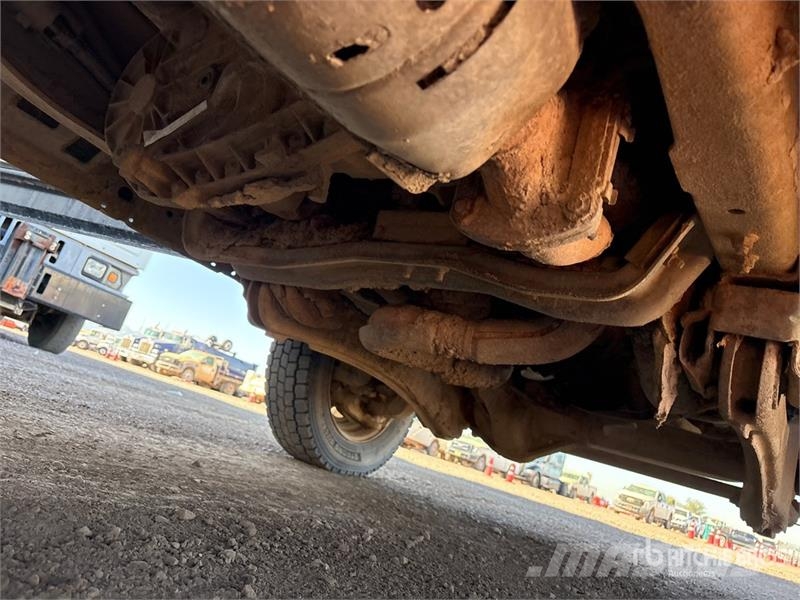 Ford F-450 Platformas/izkraušana no sāniem
