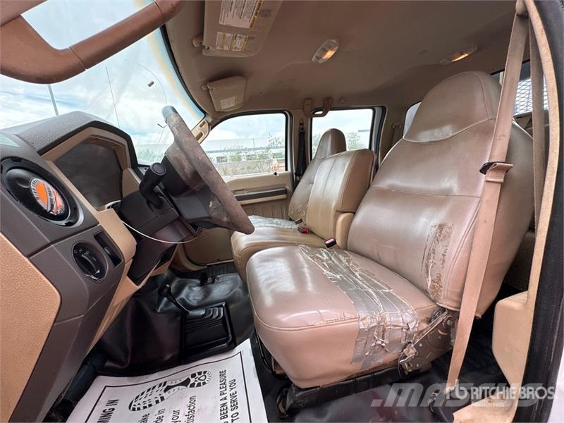 Ford F-450 Platós / Ponyvás teherautók