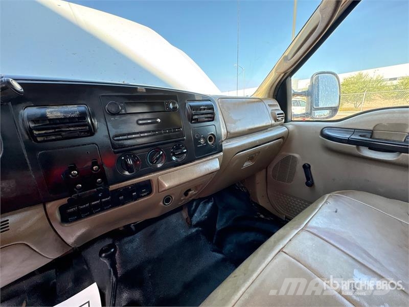 Ford F-450 Platformas/izkraušana no sāniem