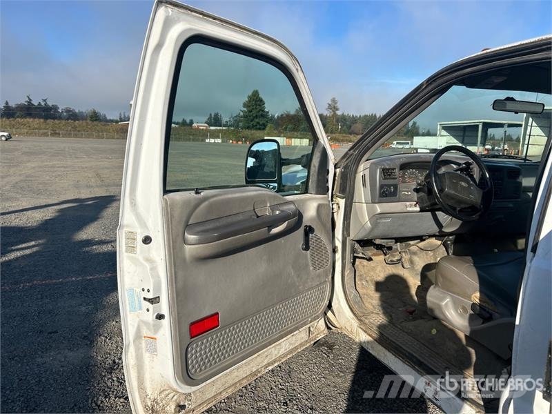 Ford F-450 Pašizgāzējs