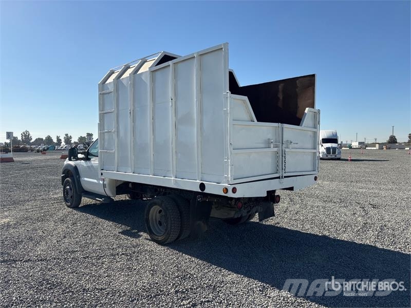Ford F-450 Pašizgāzējs