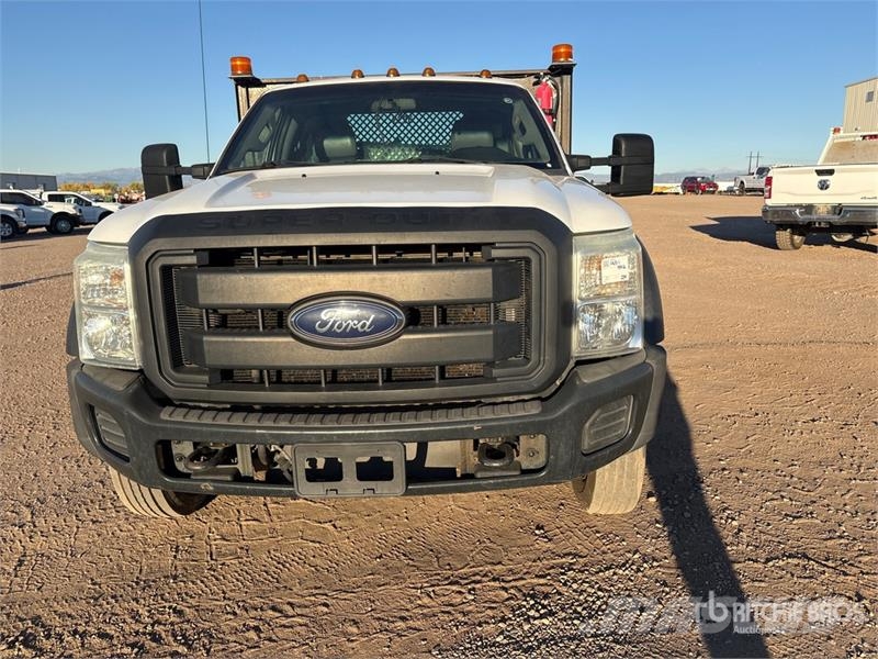 Ford F-450 Platformas/izkraušana no sāniem