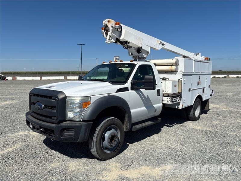 Ford F-450 المنصات الهوائية المثبتة على شاحنة