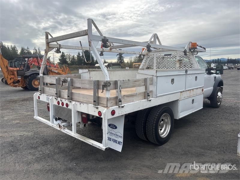 Ford F-450 Tovornjaki s kesonom/platojem