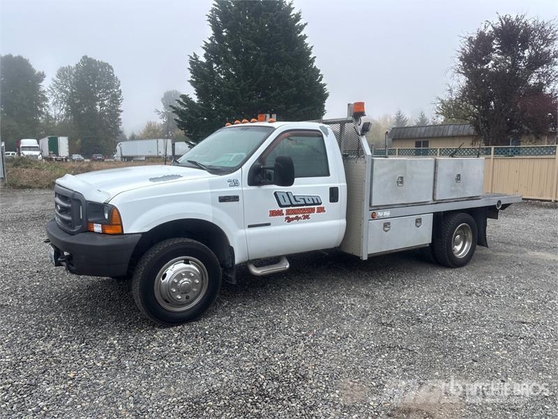 Ford F-450 Tovornjaki s kesonom/platojem