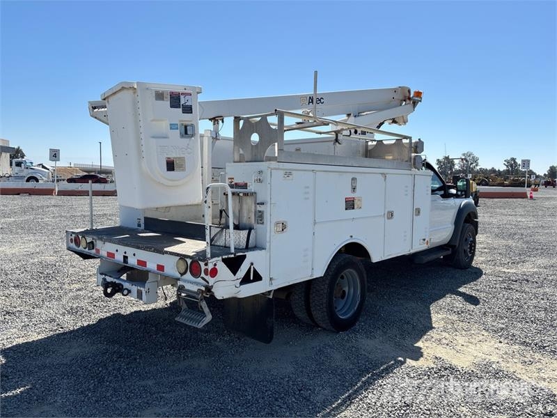 Ford F-450 المنصات الهوائية المثبتة على شاحنة