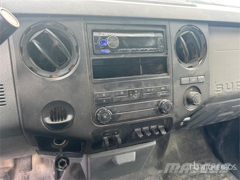 Ford F-450 Camion plateau