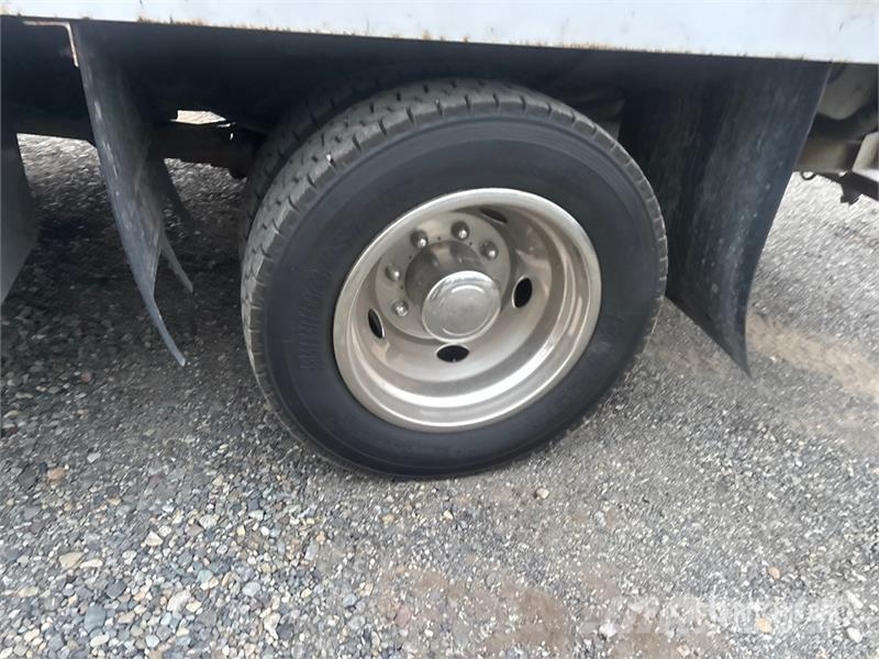 Ford F-450 Tovornjaki s kesonom/platojem