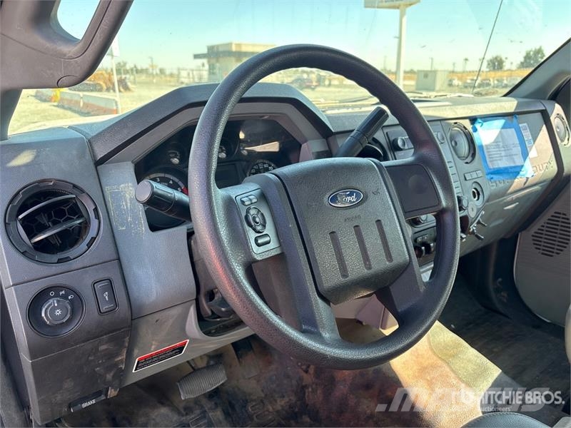 Ford F-450 المنصات الهوائية المثبتة على شاحنة