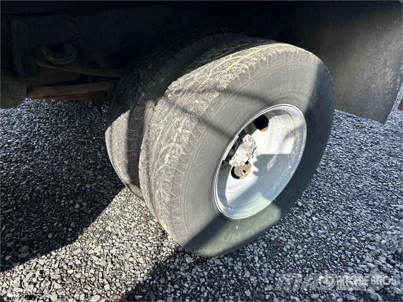 Ford F-450 Platformas/izkraušana no sāniem