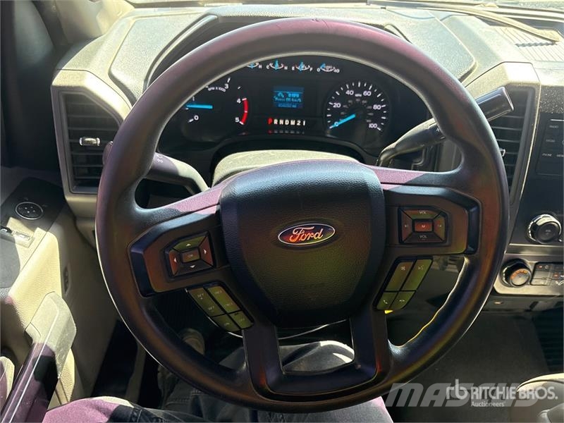 Ford F-450 플랫베드/드롭사이드 트럭
